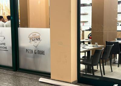 Decorazione Pareti, Vetrofonia e Creazione Insegna per Pizzeria a Milano 4