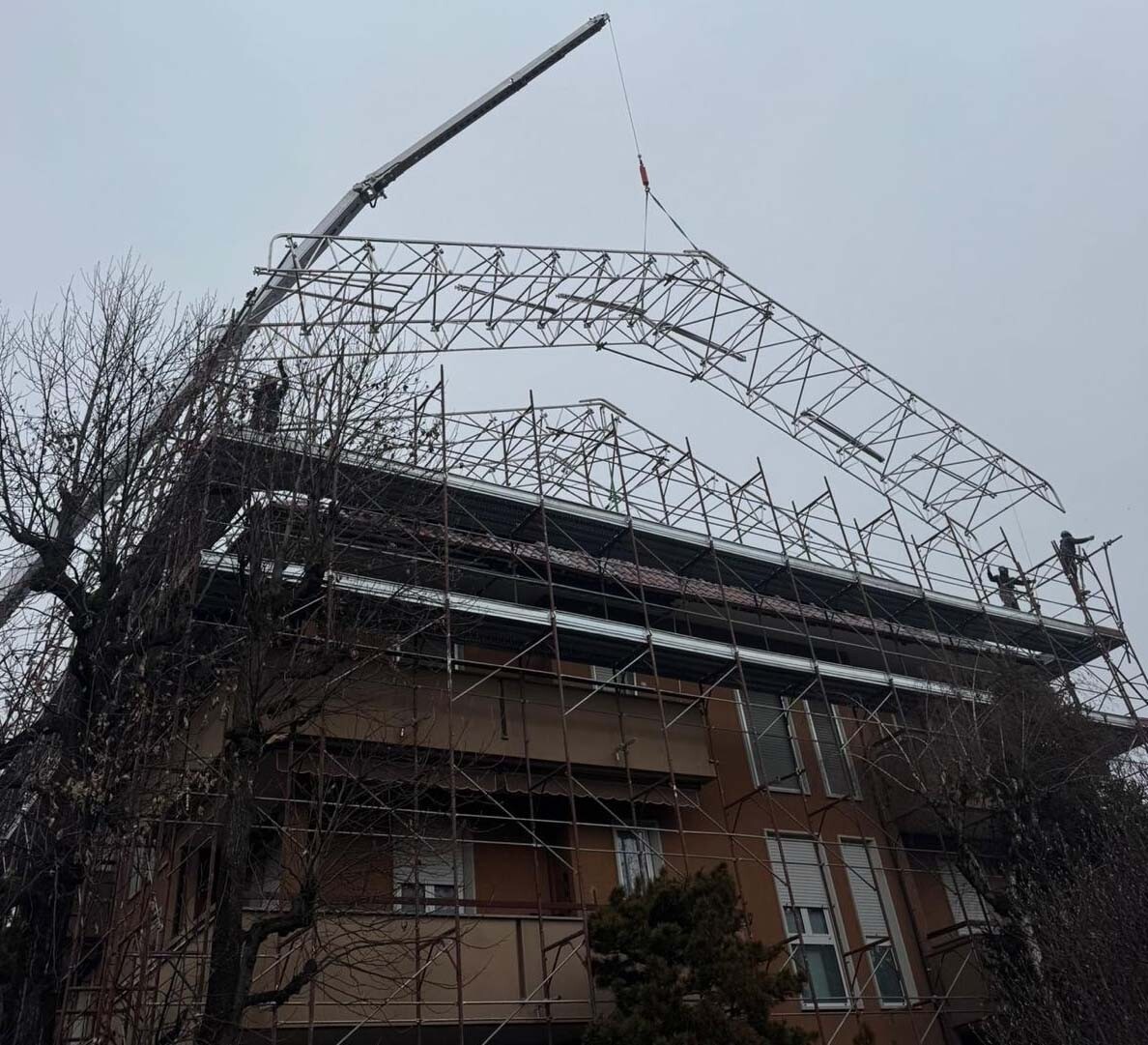 KM PONTEGGI MILANO LOMBARDIA (41) Tempi di consegna rispettati la differenza tra una promessa e un impegno